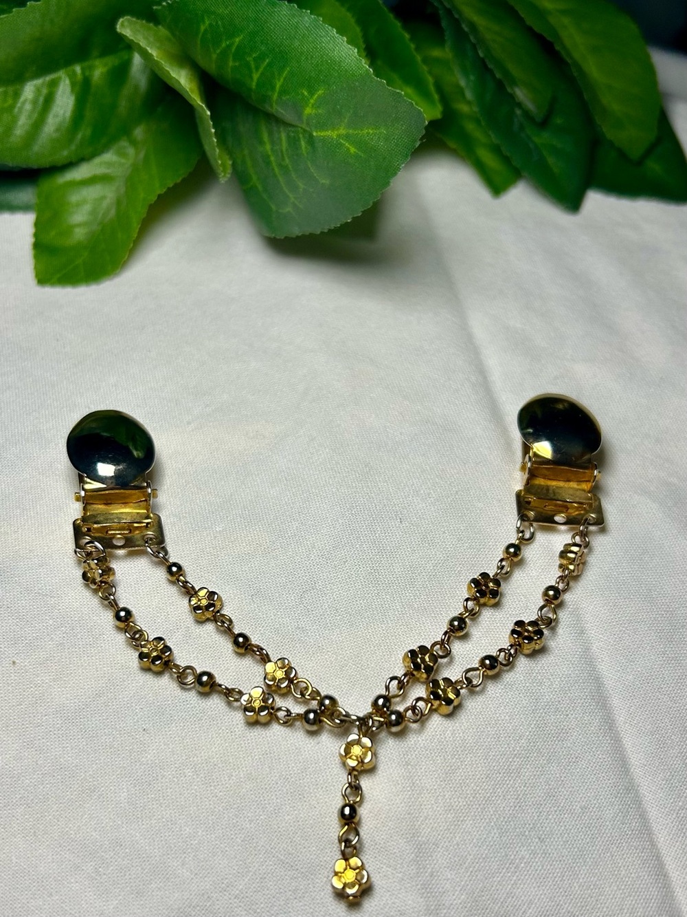Vintage 1980s Gold Tone Floral Sweater Clip Cardigan Guard Double Chain Dangle